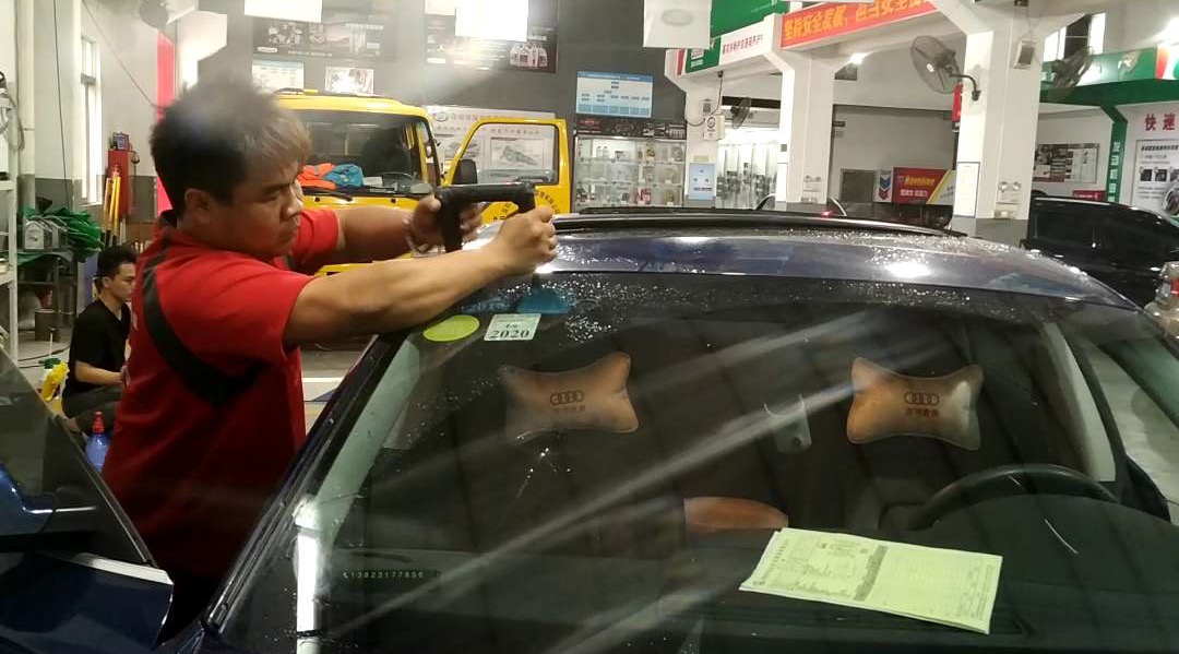 汽車玻璃怎么拆除