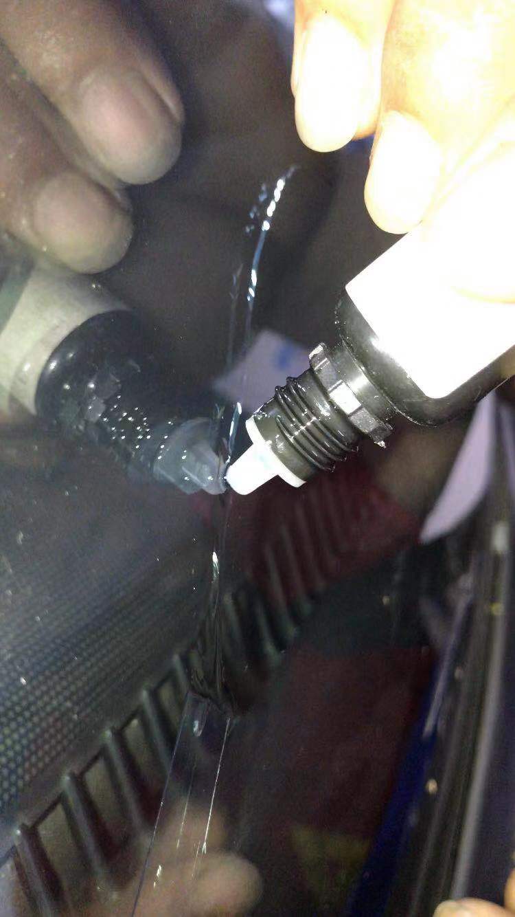 網上汽車玻璃修復工具有用嗎