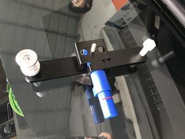 汽車天窗玻璃碎了