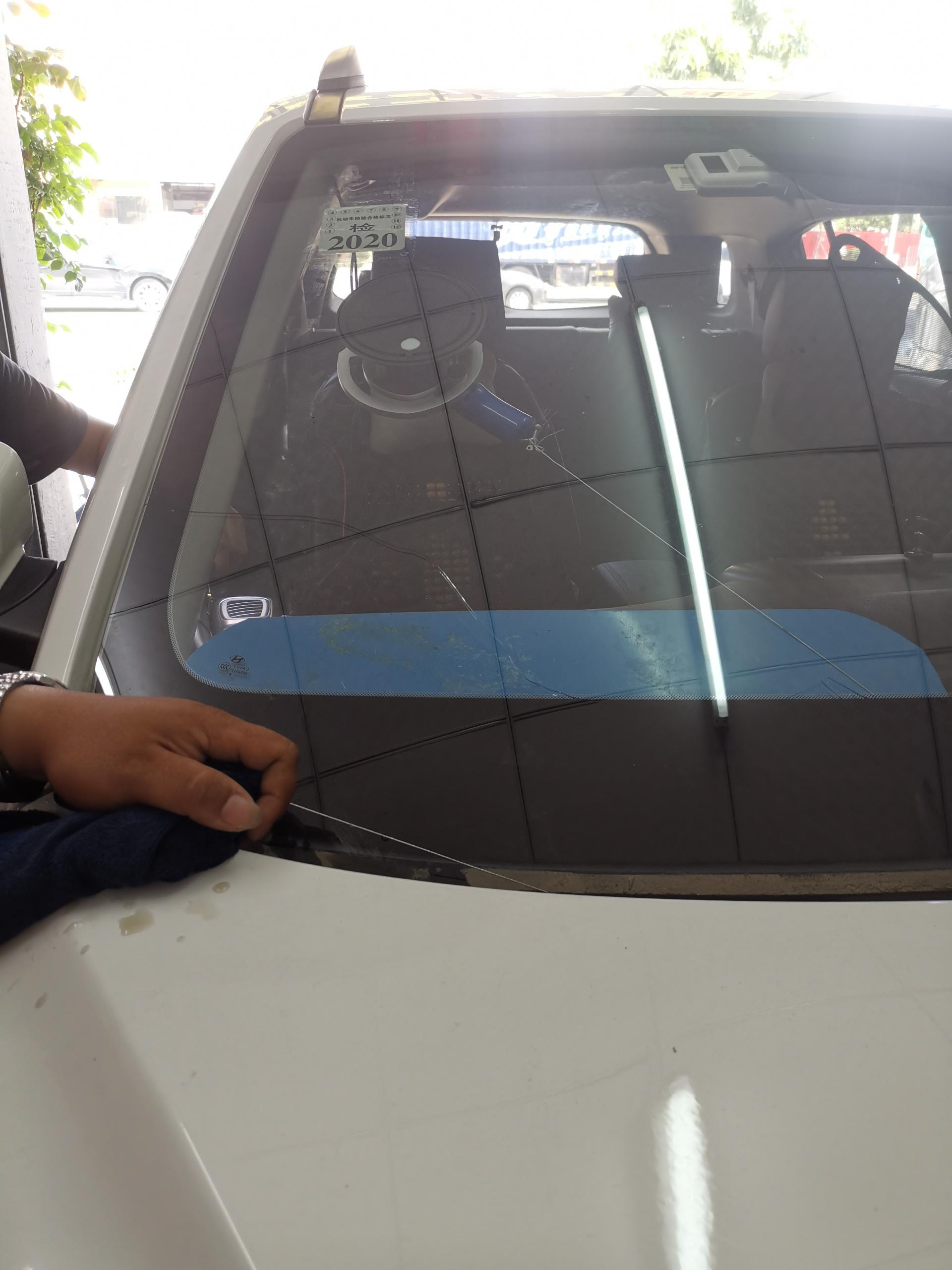 安全快速的汽車玻璃拆卸工具